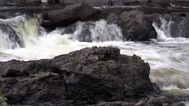 Water Flowing Foaming Rocks Bottom Waterfall Quebec — Stockvideo