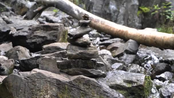 Rock Tower Flowing Water Creek Bottom Waterfall Quebec — Stockvideo