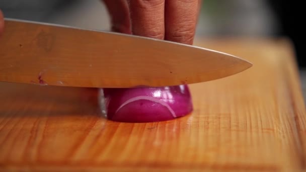 Chopping Onion Slow Motion — Vídeo de stock