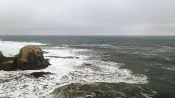 Pichilemu Punta Lobos Chili Zwellen Grote Golven Winter Drone Schot — Stockvideo