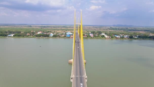 Aerial Flyover Neak Loeung Bridge Driving Cars Crossing Calm Mekong — Video