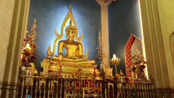 Elegant Golden Buddha Located Wat Benchamabophit Church — Stock Video