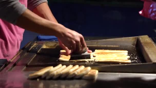 Taiwanese Traditional Tongue Shaped Pastry Selling Night Market Taiwan — Video Stock