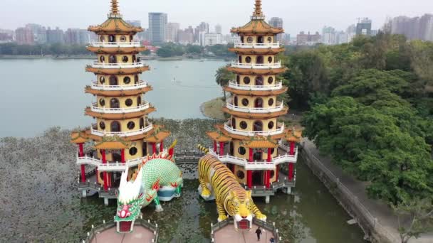 Clockwise Circular Motion Front View Spectacular Dragon Tiger Pagodas Temple — Video