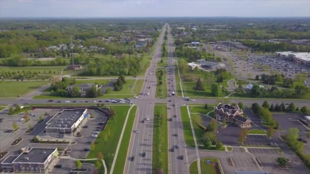 Aerial Drone Shot Busy Divided Highway Grand Rapids Michigan — Vídeos de Stock