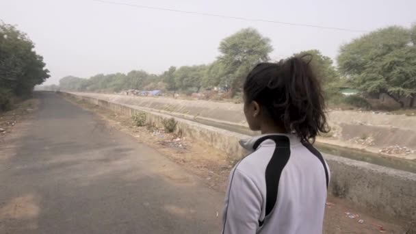 Kobieta Jogging Plenerze Film Zwolnionym Tempie — Wideo stockowe