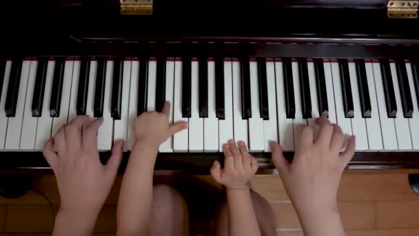 Toddler Playing Piano Adult Four Hands Piano Duet — 图库视频影像