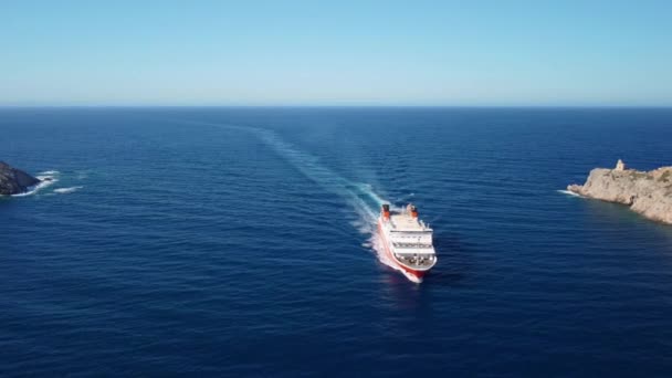 Ferry Boat Travelling Port Sea View Drone Footage — Vídeo de Stock