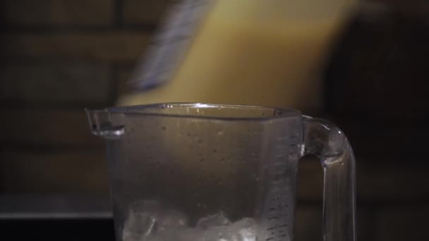 Person Hand Putting Some Ingredients Blender Make Drink Static Shot — Stock video