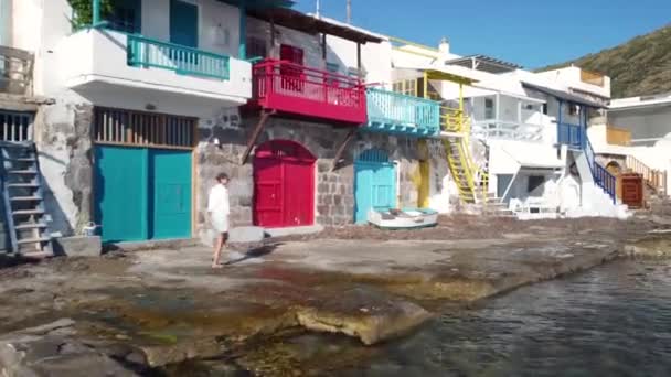 Scenic Klima Village Sirmata Traditional Fishermen Houses Milos Island Cyclades — Stockvideo