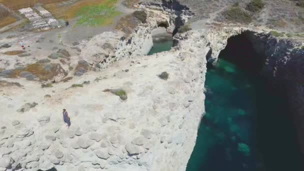 Vue Aérienne Des Falaises Plage Papafragas Plage Milos Grèce — Video