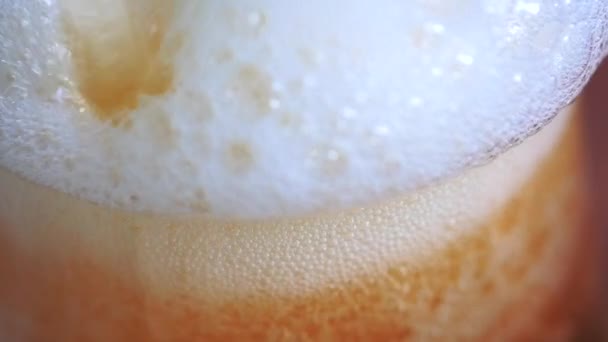 Detailed Super Slow Motion Footage Beer Glass Being Filled Lager — Vídeo de stock