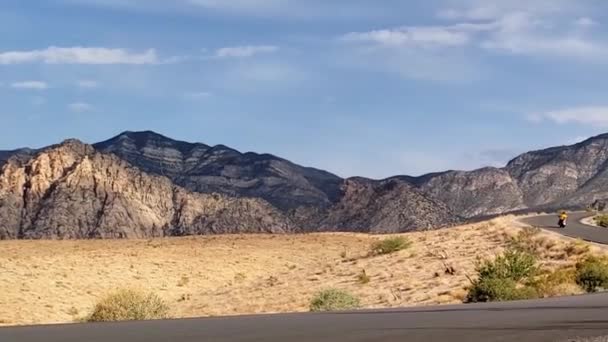 Cycling Red Rock Canyon Scenic Byway Nevada — Stock video