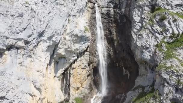 High Waterfall Super Beautiful Mountain Landscape Swiss Alps — Vídeos de Stock