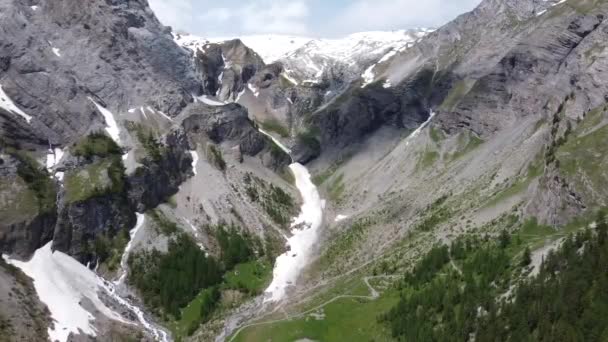 Drone Flight Green Valley Some Snow Switzerland — Vídeos de Stock
