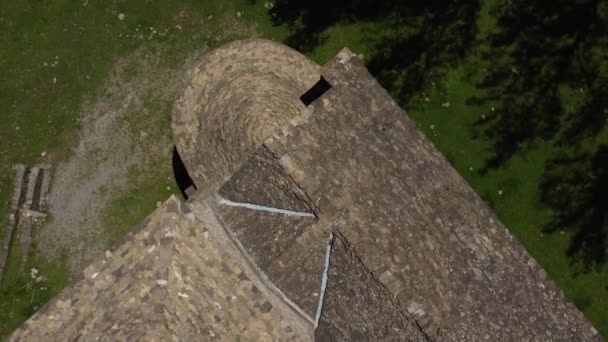 Cenital Drone View Mountain Church — Stockvideo