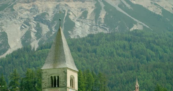 Focus Shot Scenic View Top Church Tower Italy Rocky Mountain — Vídeo de stock