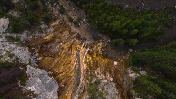 Waterfall Creek Zooming Out — Vídeo de stock