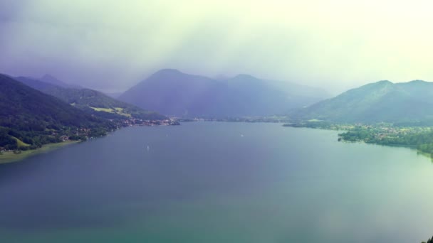 Sunbeams Bavarian Tegernsee Dusty Summer Day Southern Germany Drone Footage — 图库视频影像