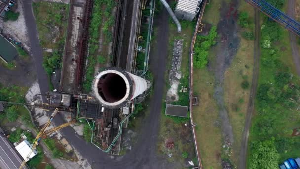 Aerial View Abandoned Steel Factory Flying Looking Chimney Left Right — Wideo stockowe