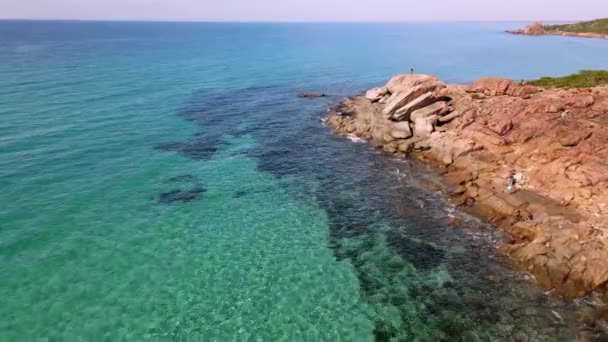 Drone Flyby Fisherman Fishing Rocks Castle Rock Dunsborough Western Australia — стоковое видео