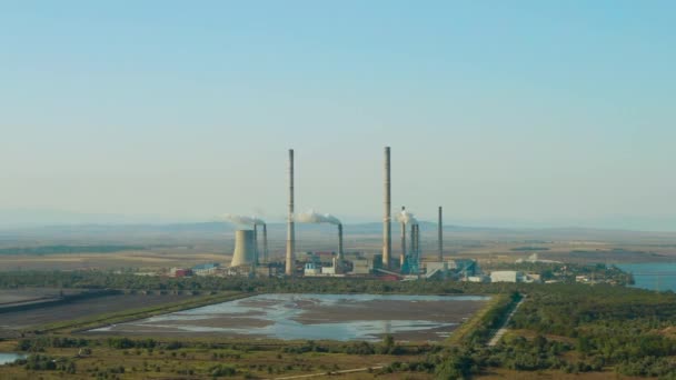 Coal Fired Electricity Power Plant High Chimneys Smoke Aerial — Stockvideo