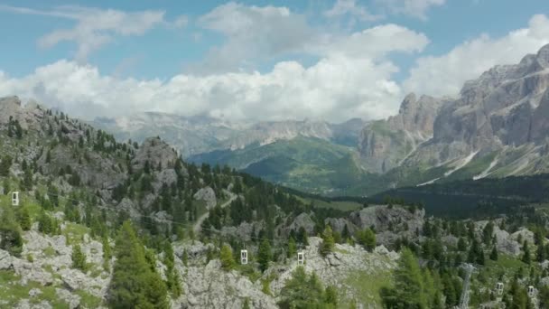 Volar Por Encima Del Paisaje Panorámico Cordillera Dolomitas Tirol Italia — Vídeo de stock
