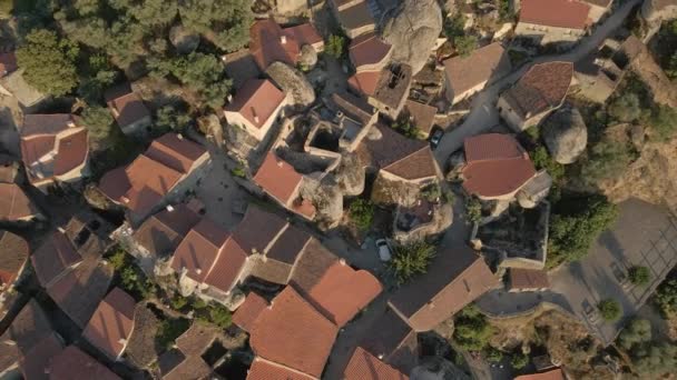 Руины Замка Монсанто Деревня Закате Португалия Воздушный Наклон Вверх Показывает — стоковое видео