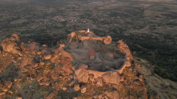 Monsanto Castle Ruins Used Establishing Shot Games Thrones Hilltop Sunrise — Stockvideo