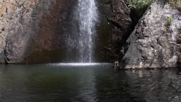 Pego Waterfall Penha Garcia Portugal Tilt Low Angle — Video Stock