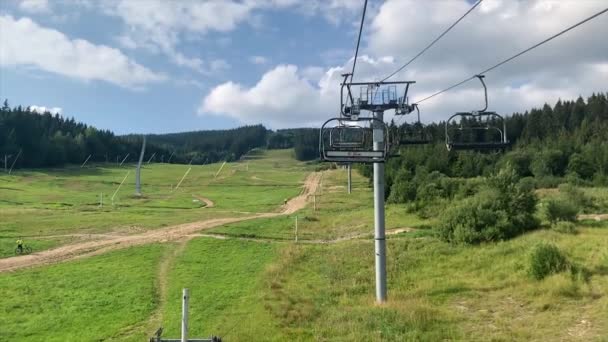 Empty Ski Lift Cable Way Summer Sunny Day View Mountain — 图库视频影像