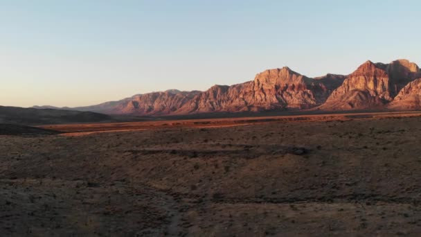 Approaching Golden Hour Aerial View Red Rock Canyon — Vídeo de Stock