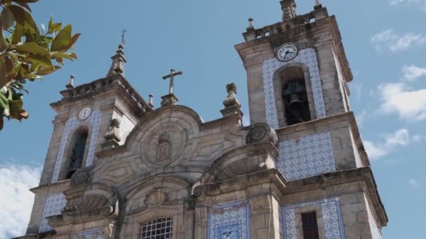 Facade Covered Azulejos Tiles Sao Pedro Church Gouveia Portugal Tilt — Stockvideo