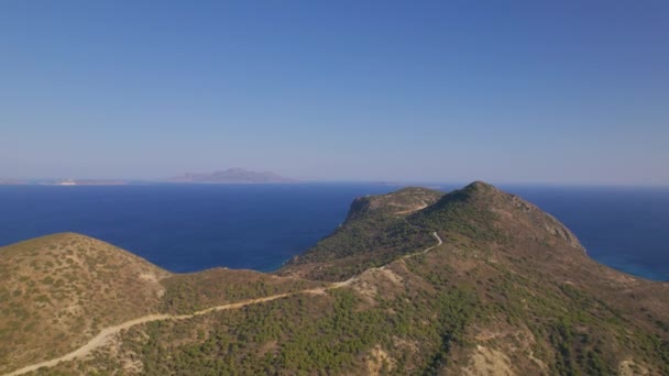 Aerial View Approaching Mountain Blue Sea Kos Greece — Vídeo de Stock