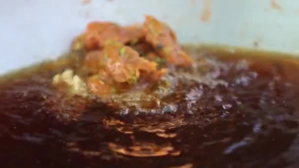 Local Cooking Tod Mun Tarta Pescado Curry Frito Tailandés Hecha — Vídeo de stock