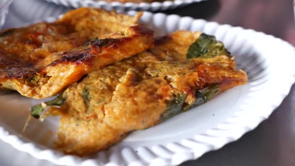 Hor Mhok Thai Traditional Grilled Curry Fish Cake Made Fresh — Vídeo de Stock