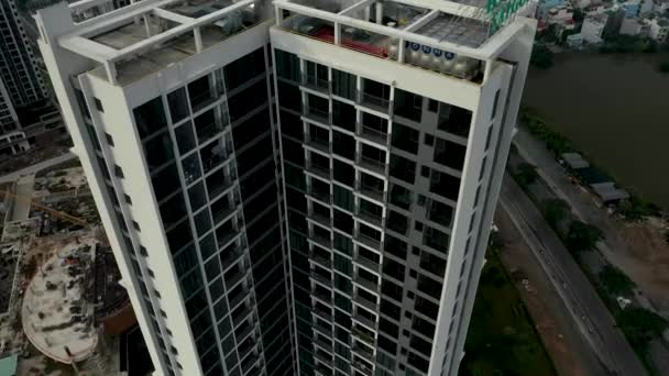 Descending Aerial Crane Shot Large Southeast Asian Residential High Rise — Stockvideo