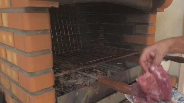 Man Grilling Meat Traditional Barbeque Grill Bare Heads Great Expertise — Videoclip de stoc