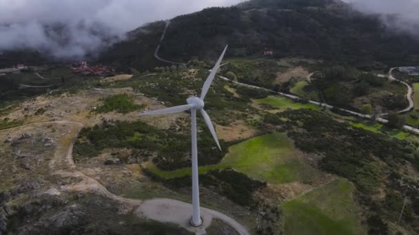Aerial Circling Wind Turbines Blades Spinning Caramulo Portugal — Stockvideo