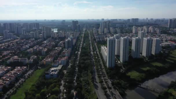 Drone Fly Shot Modern Highway Ultra Modern City River Green — Vídeo de Stock