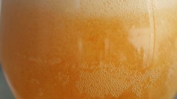 Close Beer Glass Being Filled Slow Motion Glass Fills Zooming — Vídeo de Stock