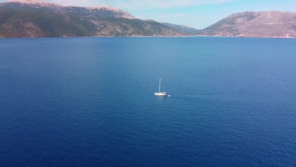 Aerial View Antisamos Beach Clear Water Sailing Boat — 图库视频影像