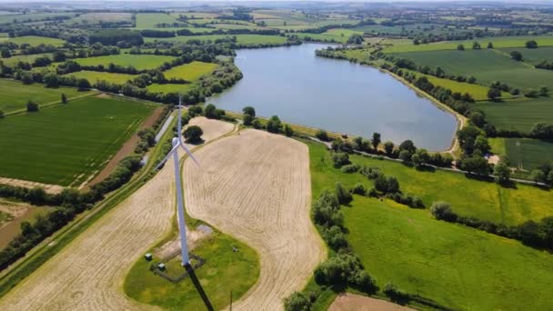 Flying Wind Turbine Farmers Field Boddington Reservoir Beautiful English Countryside — Vídeo de stock