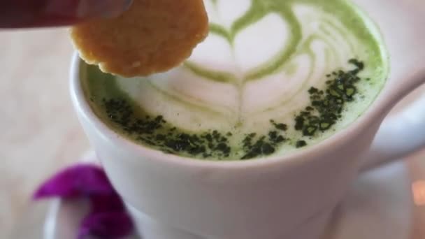 Dipping Cookie Hot Creamy Matcha Powder Froth Latte Art — Stockvideo