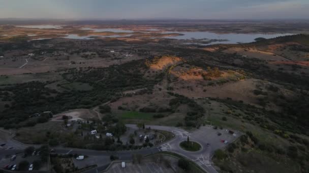 Drone Flying Monsaraz Village Alqueva River Background Dusk Portugal Aerial — 비디오