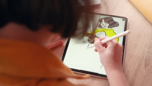 Girl Drawing Digital Art Ipad Apple Pencil Home Shoulder — Stockvideo