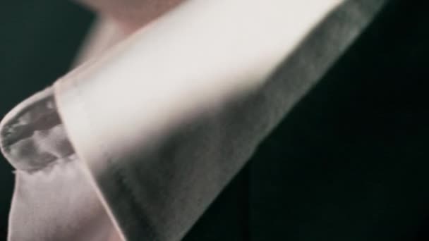 Close Handheld Panning Business Man Shirt White Collar — Stok video
