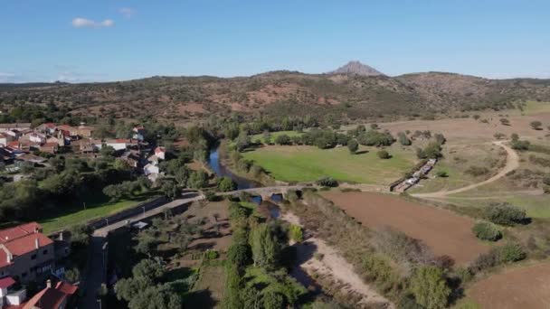 Drone Flies Forward Lowers Itself Ancient Roman Bridge River Town — Wideo stockowe