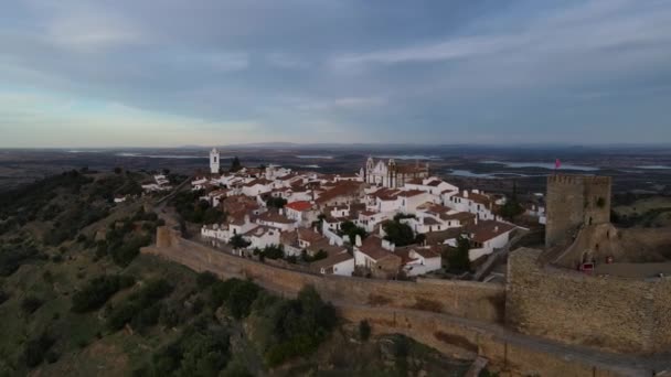 Drone Flying Monsaraz Village Sunset Portugal Aerial Panoramic View — Vídeo de stock