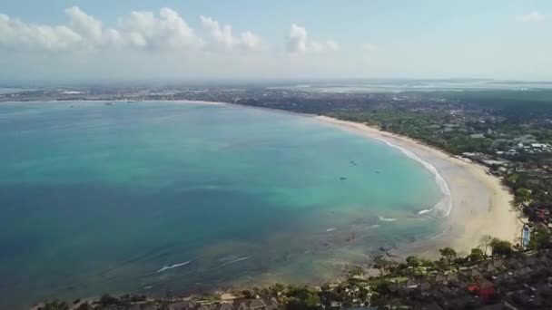 Bali Indonesia Beautiful Jimbaran Bay Beach Clear Blue Ocean Aerial — Video Stock